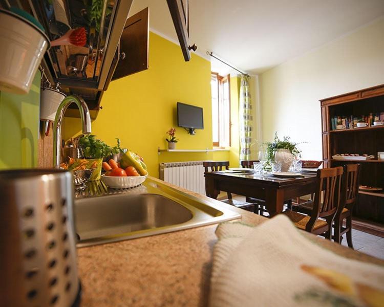Palazzo Le Muse Apartments Bevagna Exterior photo